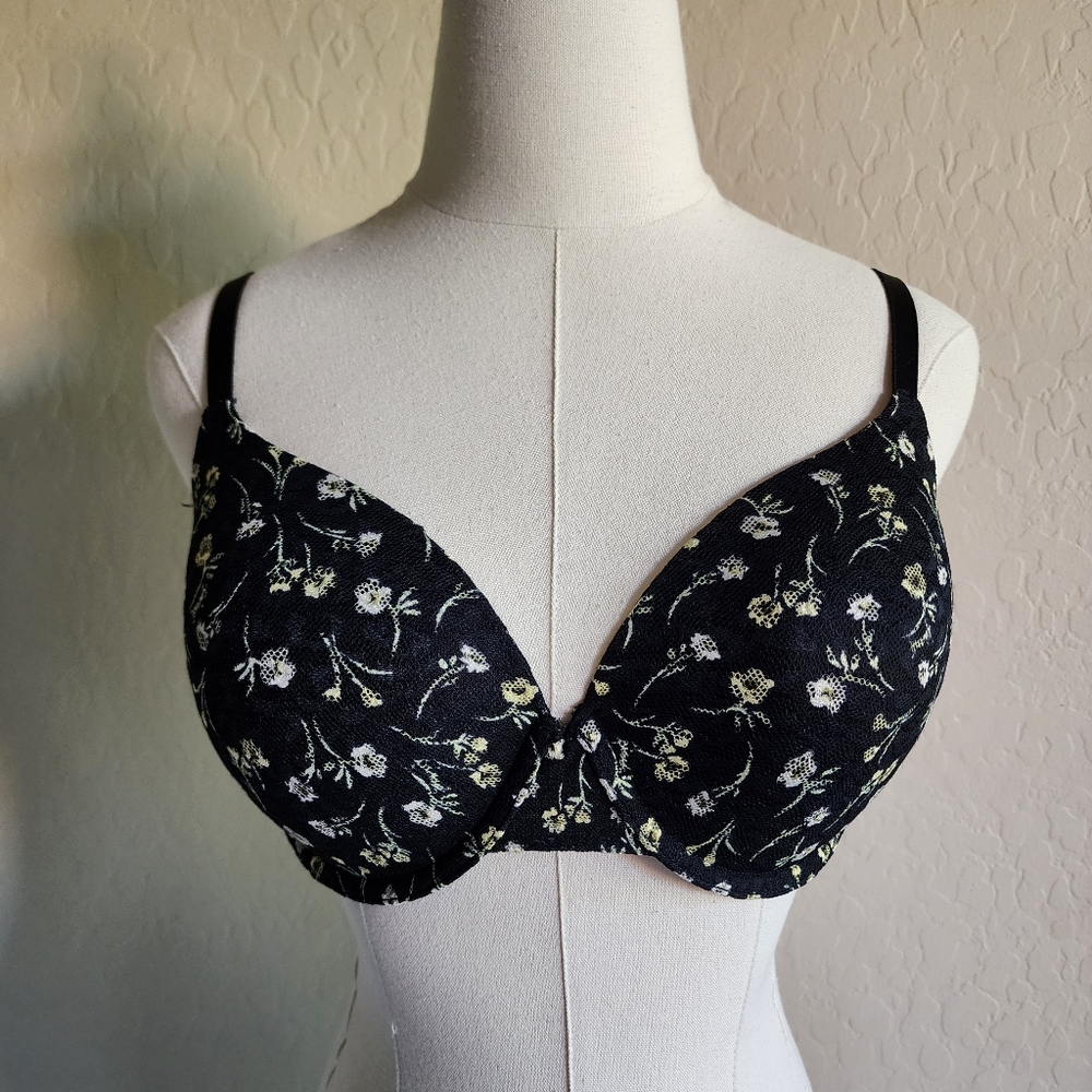 VS PINK Bra Wear T-shirt Lightly Lined 34DD